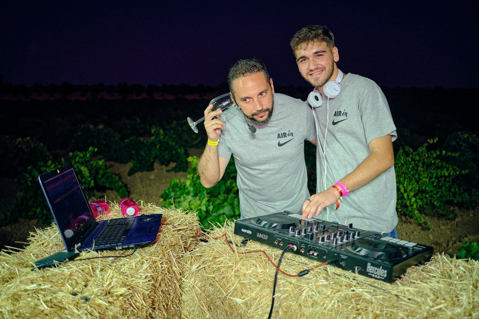 DJ y música en evento de vino