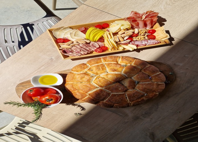 Visita y degustación de vinos con productos KM0 en Mas Geli Girona